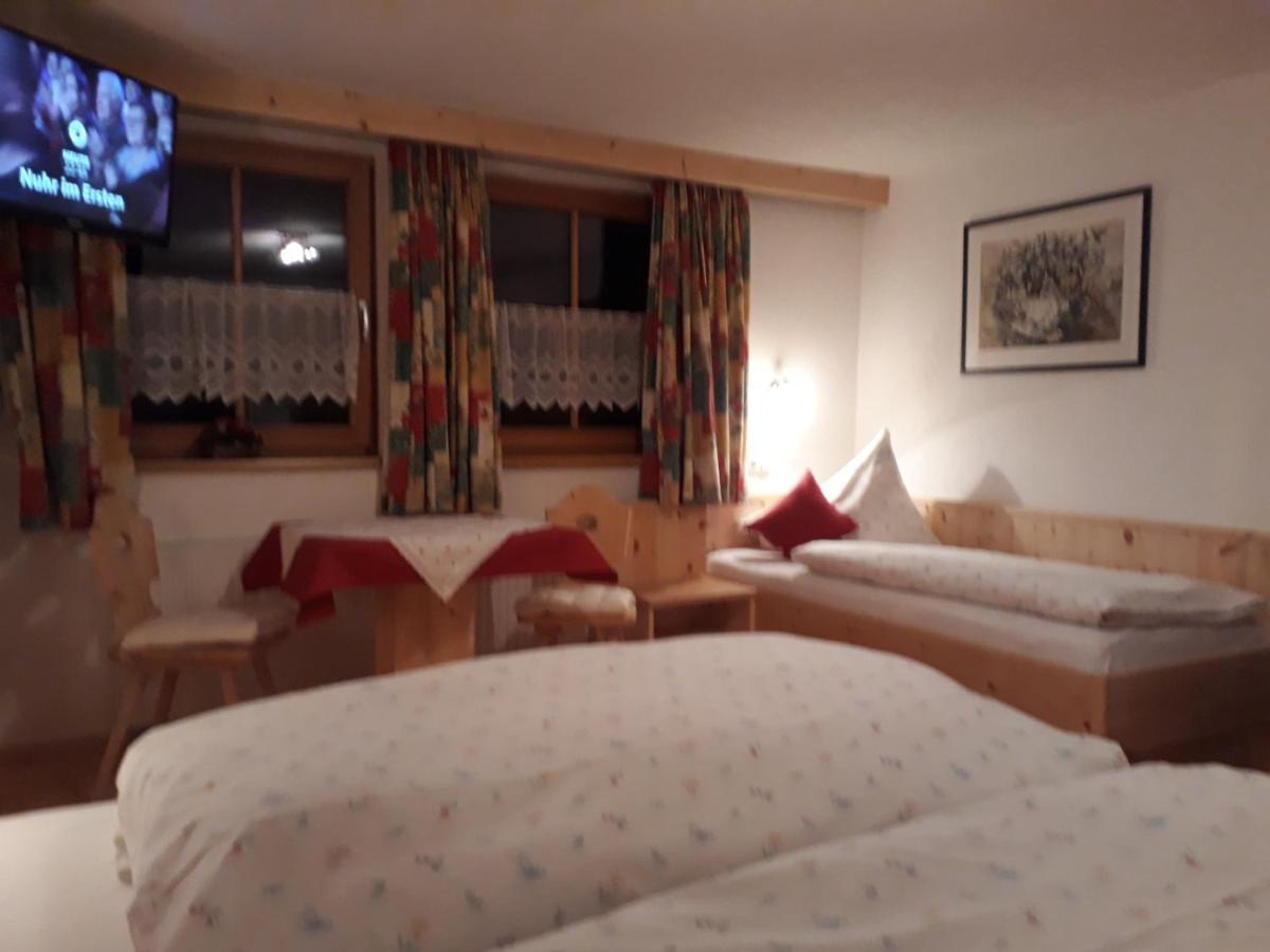 Haus Morgensonne Hotell Pettneu am Arlberg Exteriör bild