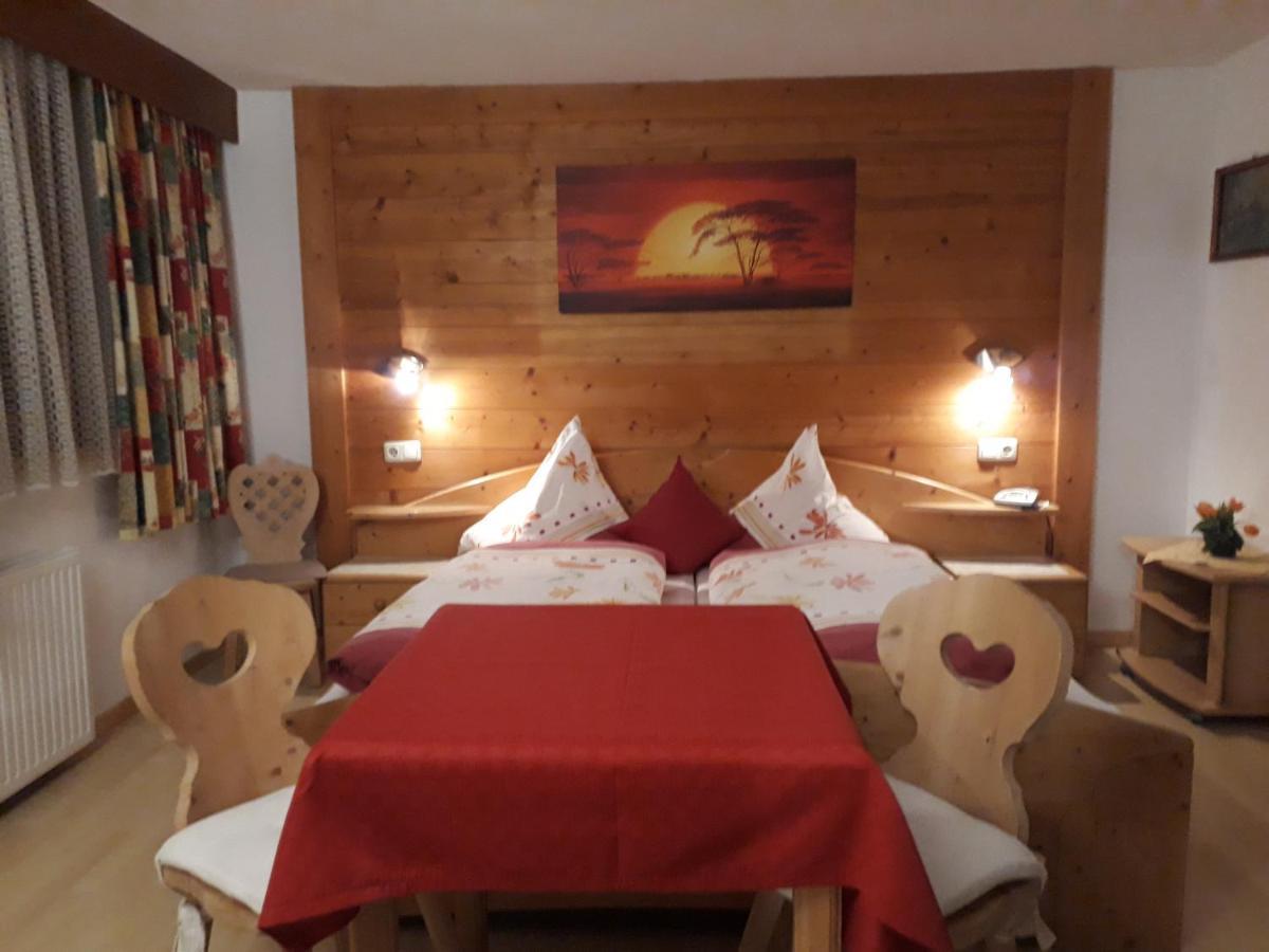 Haus Morgensonne Hotell Pettneu am Arlberg Exteriör bild