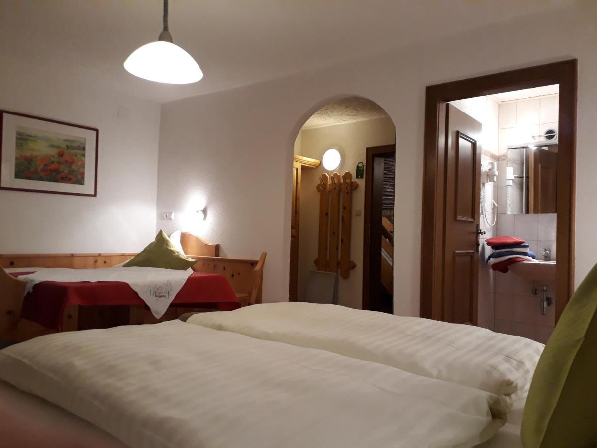 Haus Morgensonne Hotell Pettneu am Arlberg Exteriör bild