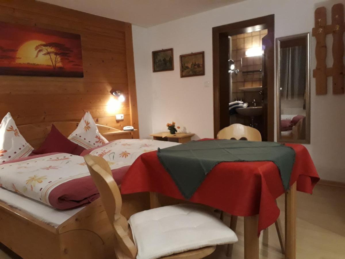 Haus Morgensonne Hotell Pettneu am Arlberg Exteriör bild