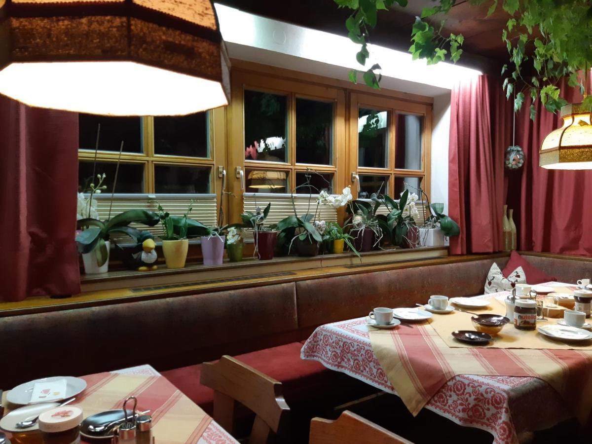 Haus Morgensonne Hotell Pettneu am Arlberg Exteriör bild